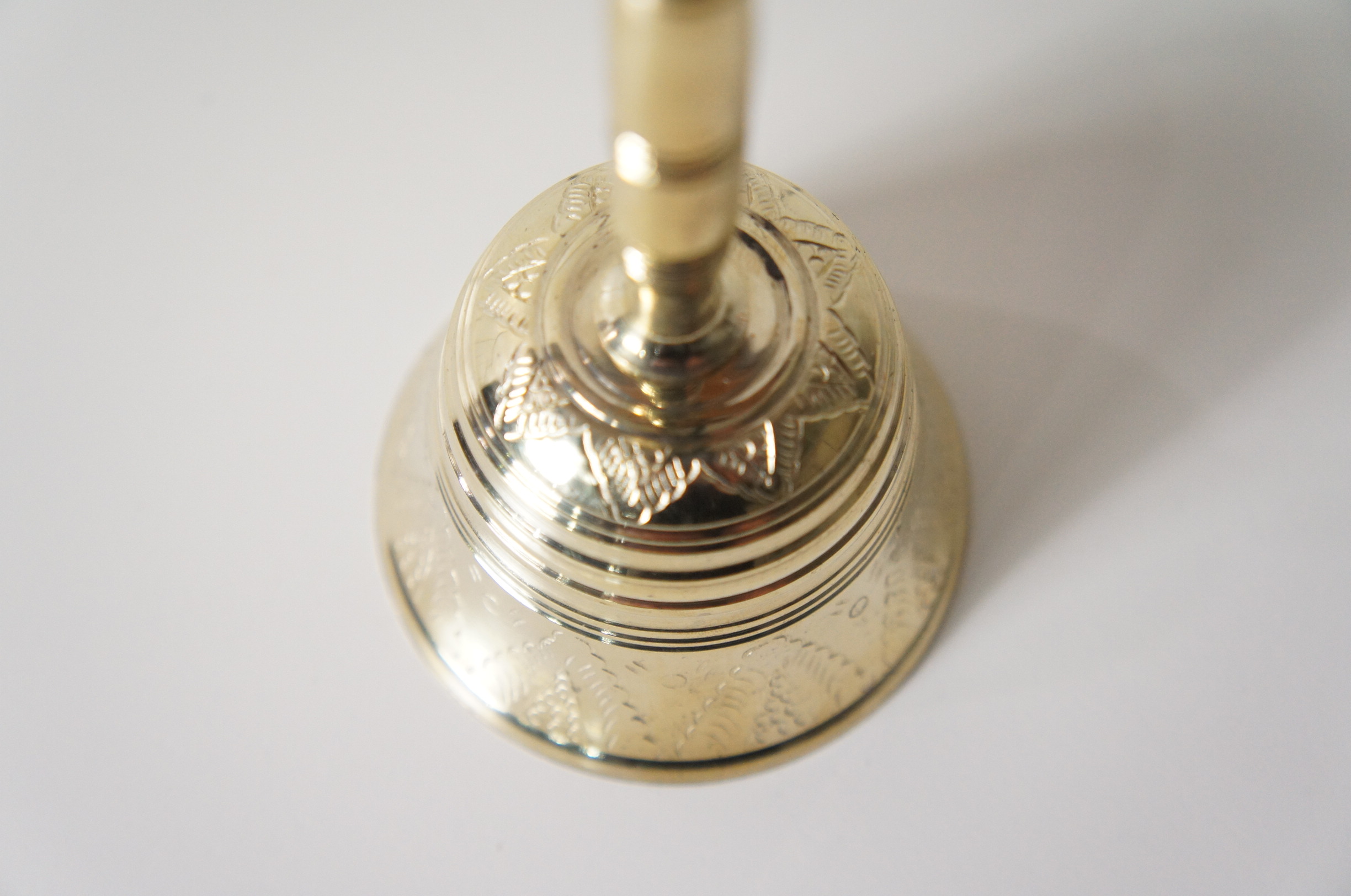 アンティーク真鍮 光沢ある 呼び鈴 ブラスハンドベル