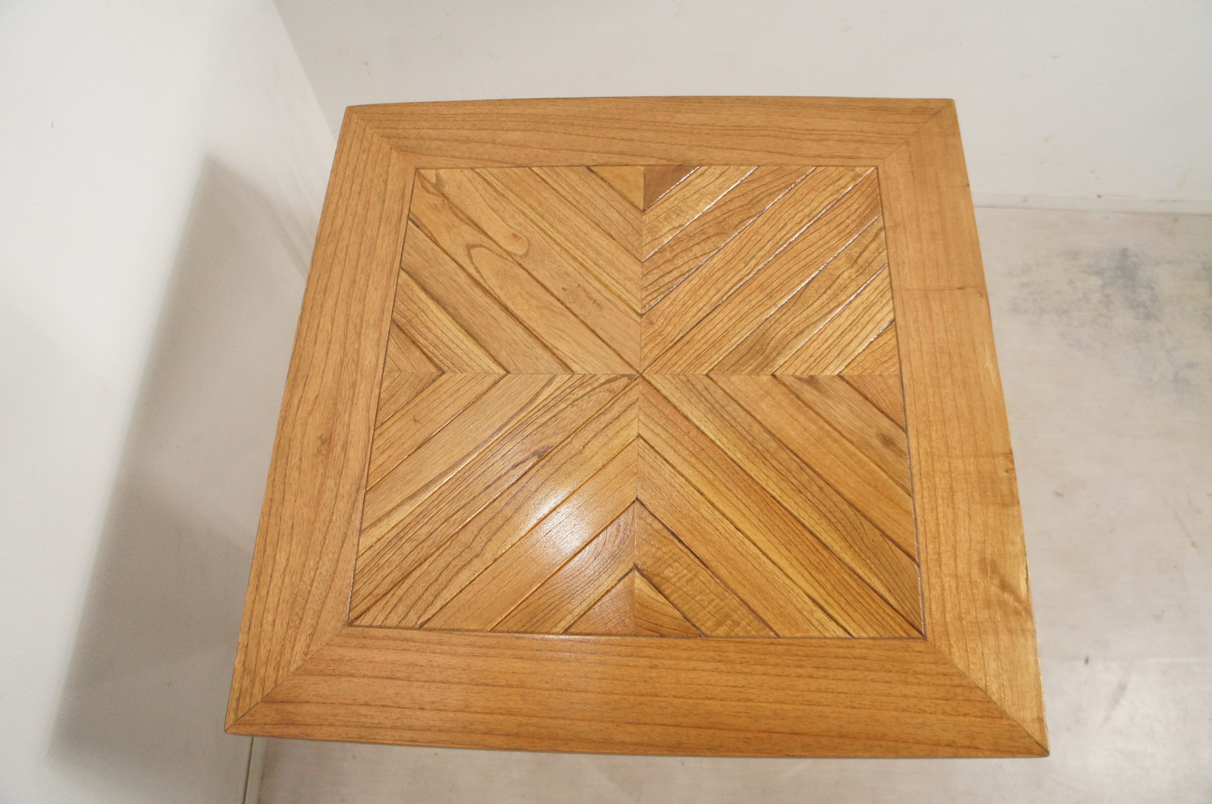 ミンディ無垢 木製 ヘリンボーン テーブルトップ 天板 カフェテーブル 70cm角