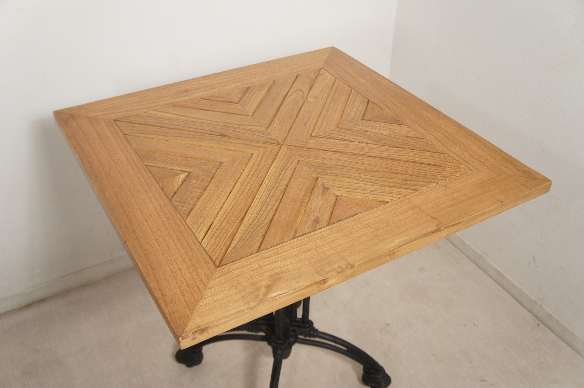 ミンディ無垢 木製 ヘリンボーン テーブルトップ 天板 カフェテーブル 70cm角