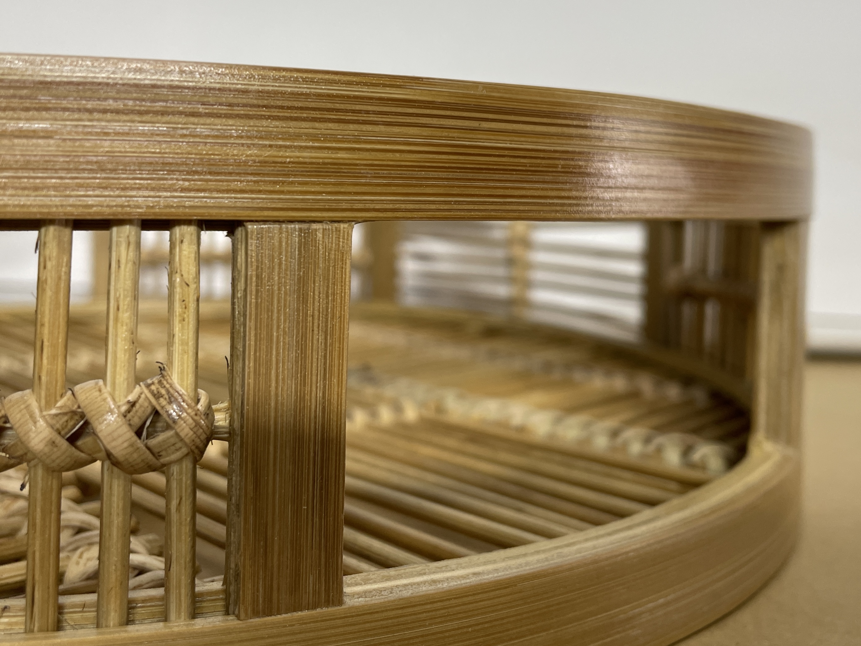 バンブートレイ 丸型トレイ 編み込み 手編み 竹製 竹細工 お盆 30cm